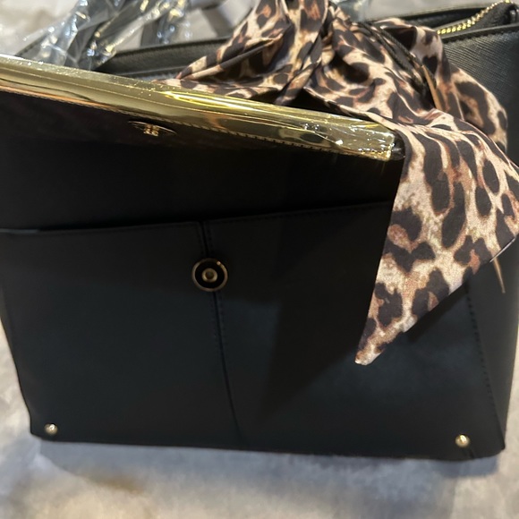 Purse - Picture 7 of 12